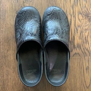 Dansko | Women’s Black Clogs | size 40